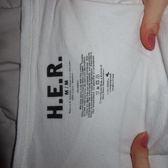 Graphic T-Shirt - Picture 3 of 5